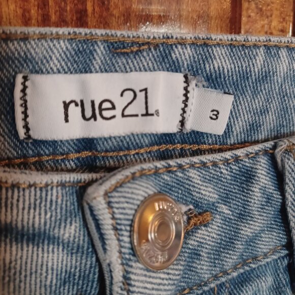 Rue 21 Size 3 holey jeans - Picture 4 of 6